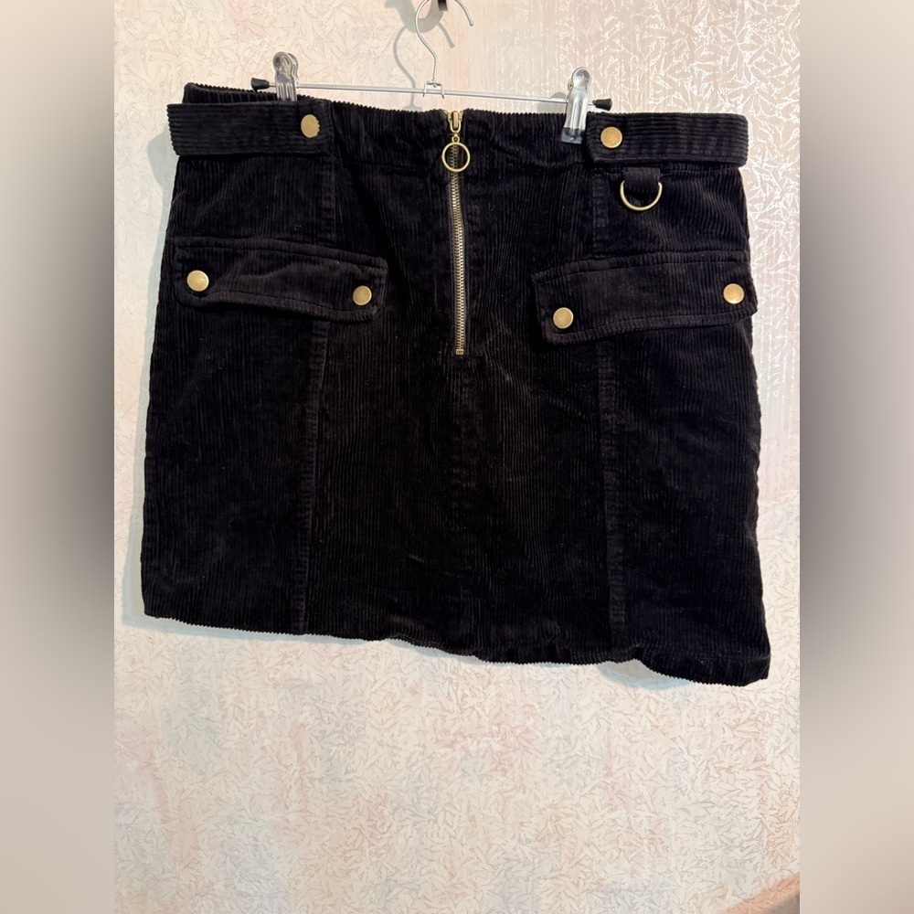 Forever 21 Black Corduroy Midi Skirt with Gold Details, Beautiful, Sz 1X